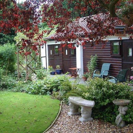 West Lodge Hotel Aylesbury  Esterno foto