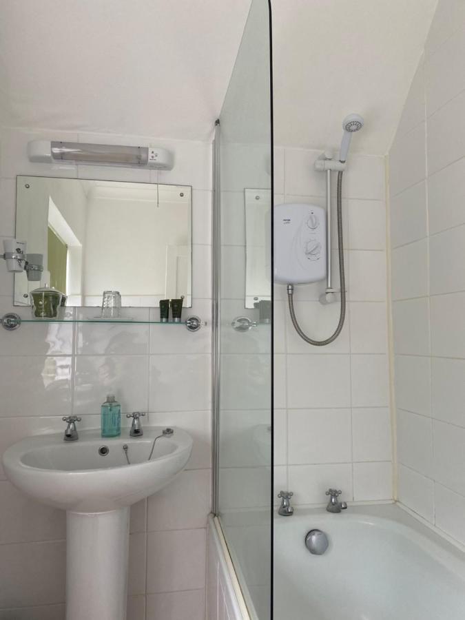 West Lodge Hotel Aylesbury  Esterno foto